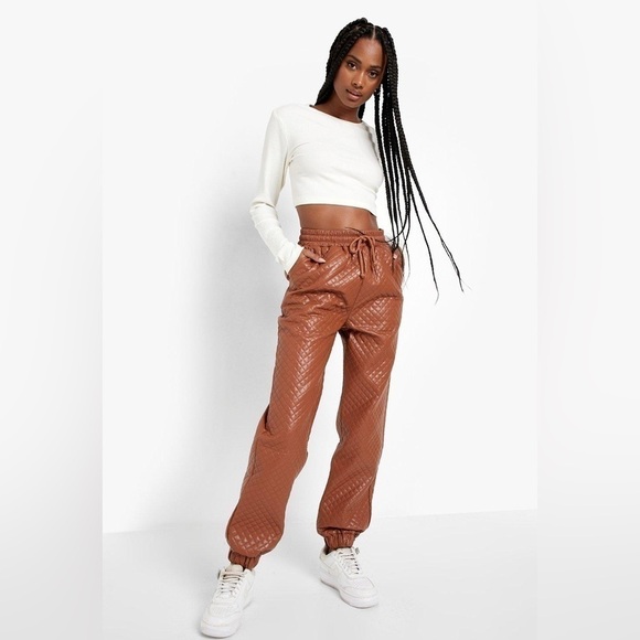 NEW Boohoo Women's Quilted Faux Leather Jogger Trouser Pants Camel 8 NWT - Picture 1 of 6